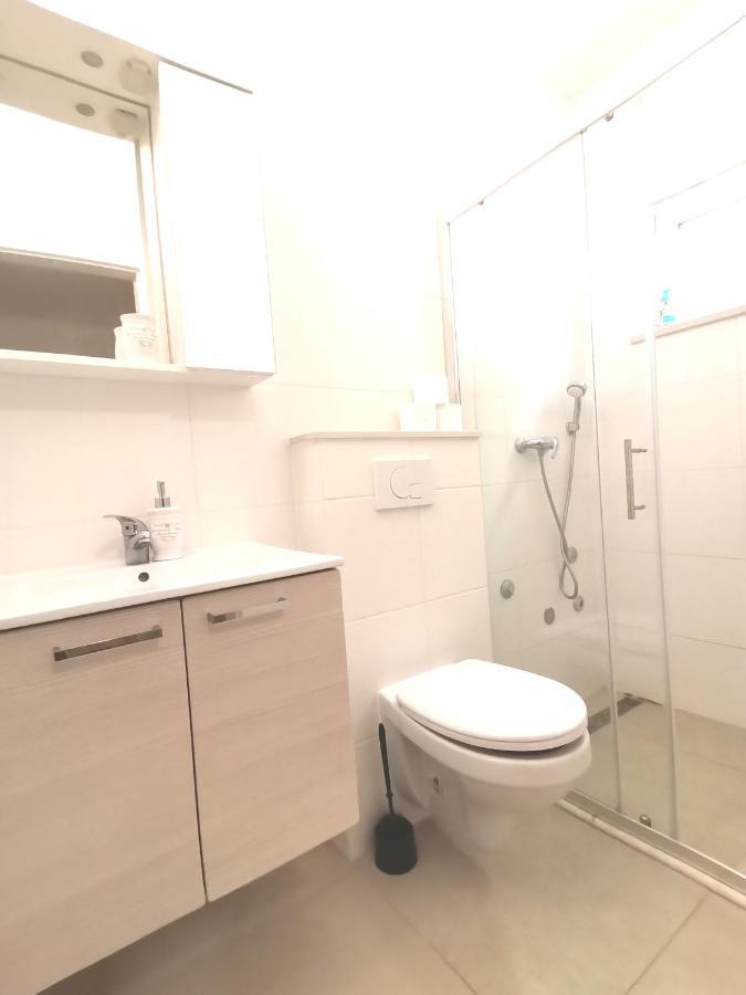 Apt White Idyll, 3 Bedrooms, 3 Bathrooms, Terrace Apt Promajna Exteriör bild