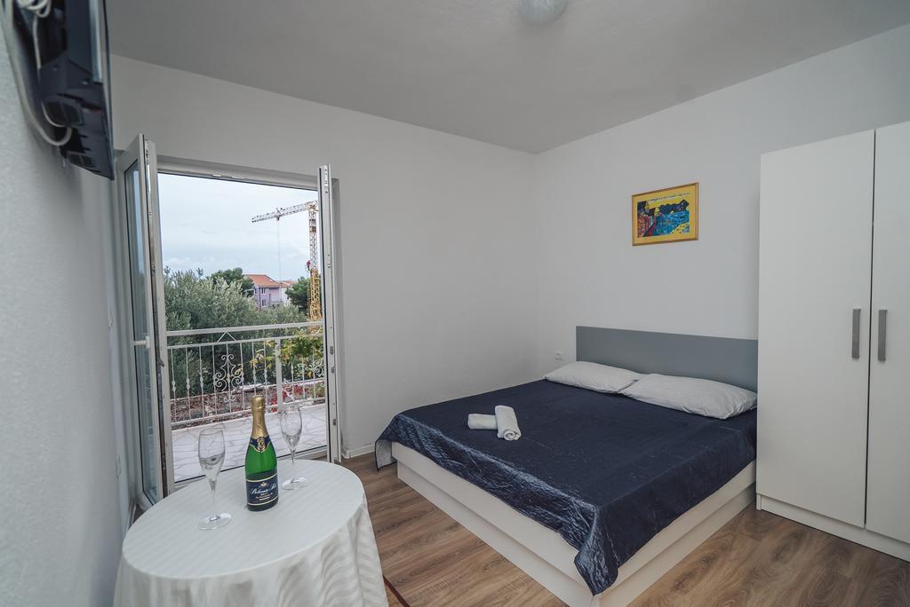 Apt White Idyll, 3 Bedrooms, 3 Bathrooms, Terrace Apt Promajna Exteriör bild